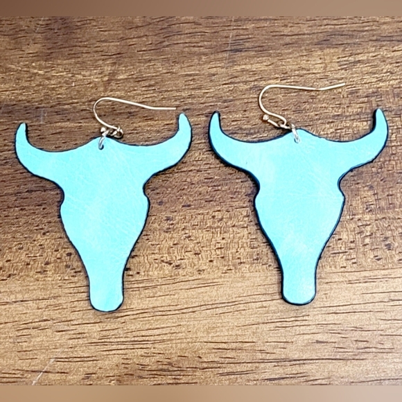 Colorful Western Steer Head Earrings On Faux Leather New - Picture 4 of 4